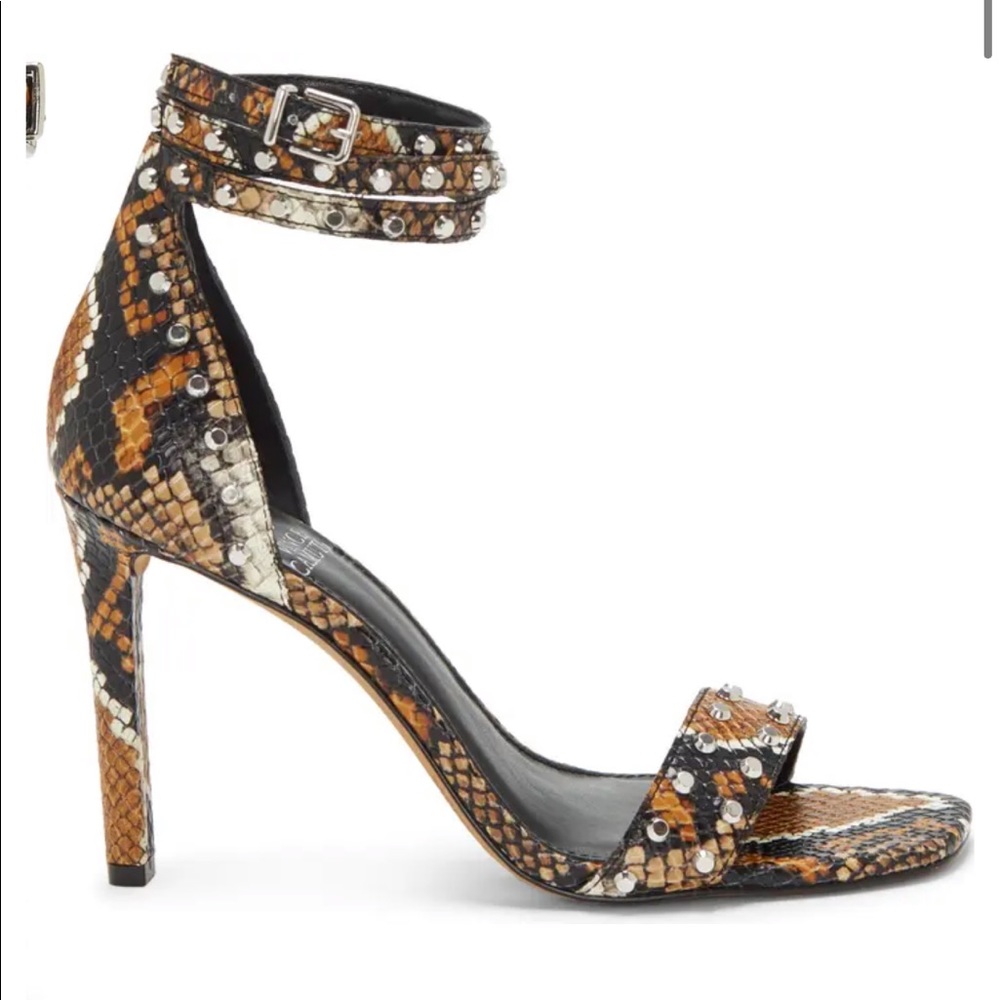 NWT Vince Camuto Lorasha Stud Sandals